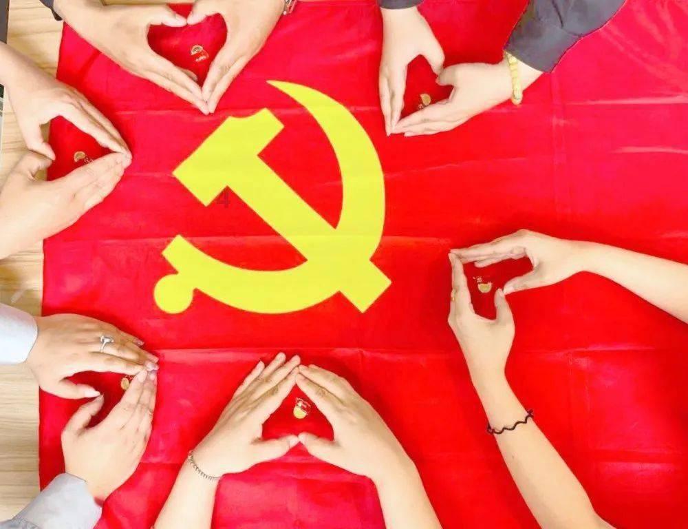 小S三个女儿登时尚杂志，青春时尚，你觉得谁的气质最好？游戏画面