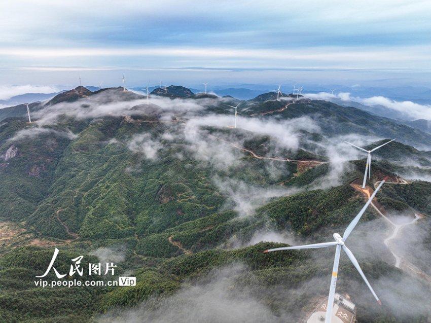 广州2023年GDP为30355.73亿元