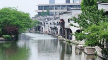 上饶市艾丝酒店管理有限公司被警告和罚款0.3万元
