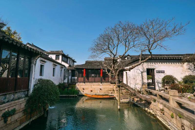 htmlcss，请问怎么敲代码，使每行只放三个图片呢？一共六张图游戏画面
