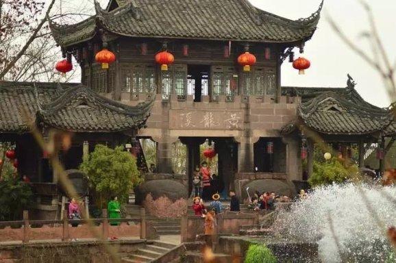 张叔叔家有一个长方形鱼塘长是28米宽是长的4/7这个鱼塘底部的面积是多少如果+？游戏画面